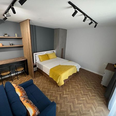 Florent'S Superb Studio, Free Parking & Garden!! Τίρανα Εξωτερικό φωτογραφία